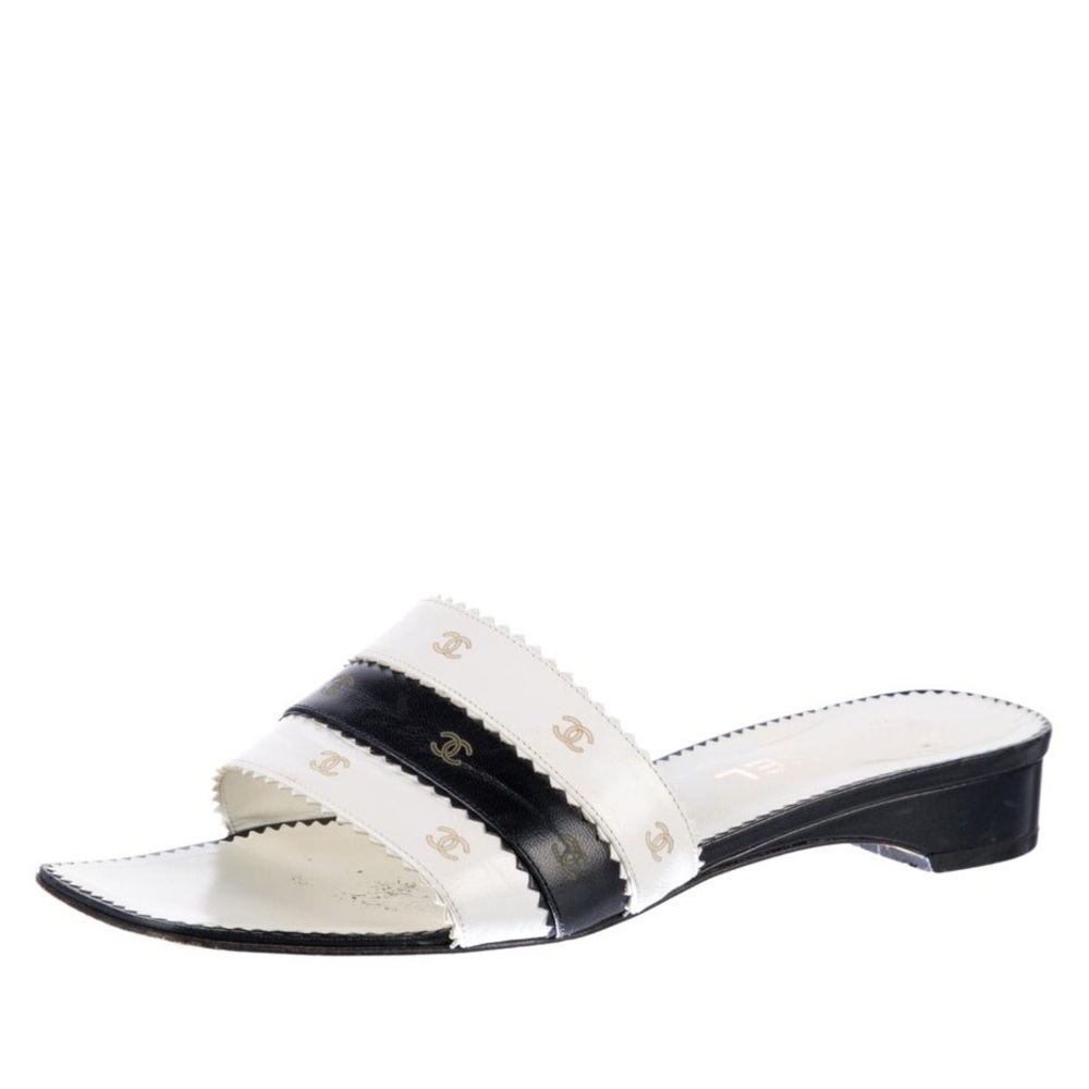 CHANEL | Camellia Cruise Collection blk/wht leather logo slides/sandals
